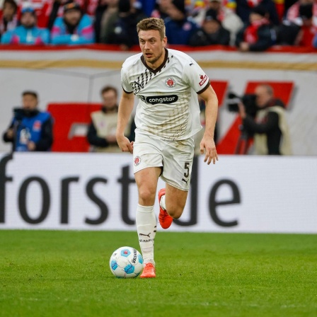 Hauke Wahl am Ball