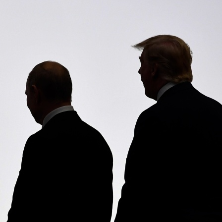 US-Präsident Trump und Russlands Staatschef Putin von hinten