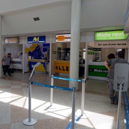 Mietwagen Anbieter in Olbia, Sardinien (Bild: picture alliance/Global Travel/Jürgen Held)