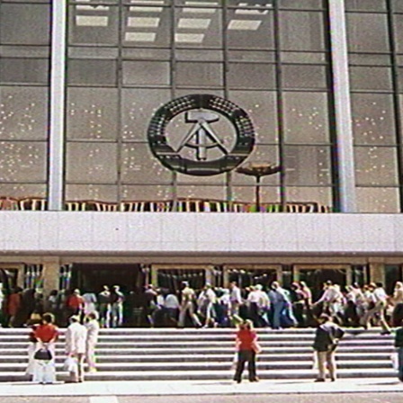 Palast der Republik - Eröffnung am 23. April 1976 (Bild: rbb)