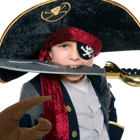 Ein Pirat als Kind verkleidet
