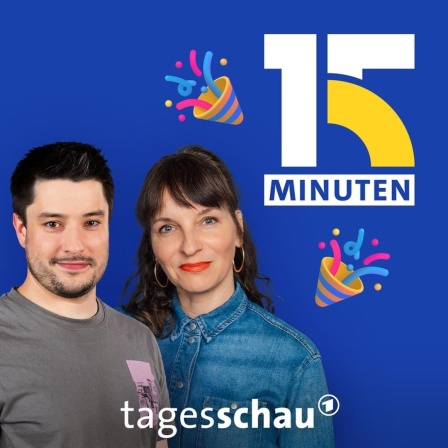 Hosts und Logo des "15 Minuten-Podcasts" mit Party-Poppern