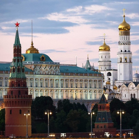 Blick auf den Kreml in Moskau am Abend
