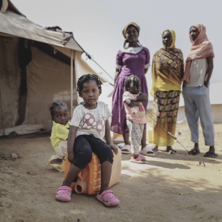 Eine Familie in der Gorom Flüchtlingssiedlung südwestlich von Dschuba