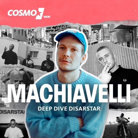 Machiavelli: Deep Dive Disarstar - Deutscher Oktober: Moderator Jan Kawelke vor einer Collage aus Bildern vom Musiker Disarstar