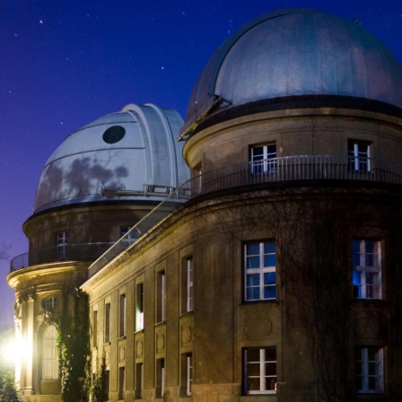 Das klassische Hauptgebäude des Astrophysikalischen Instituts in Potsdam-Babelsberg
