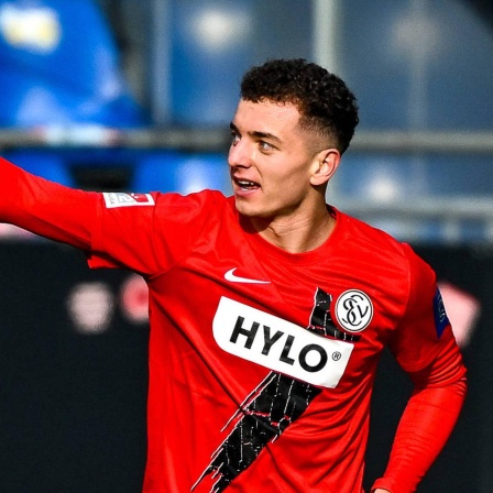 Fisnik Asllani