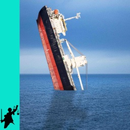 Frachtschiff versint im Meer