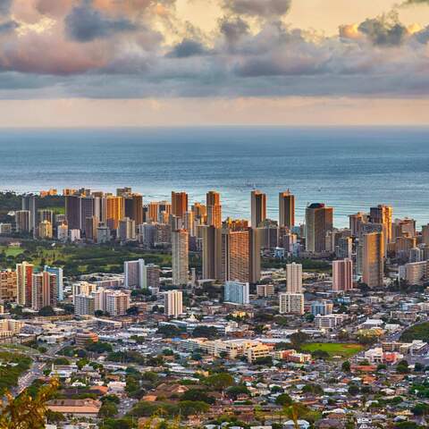 Blick auf Honolulu und den Pazifik (Foto: imago Images / Panthermedia)