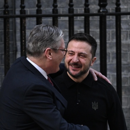 Der ukrainische Präsident Wolodymyr Selenskyj trifft den britischen Premierminister Keir Starmer in der 10 Downing Street in London.