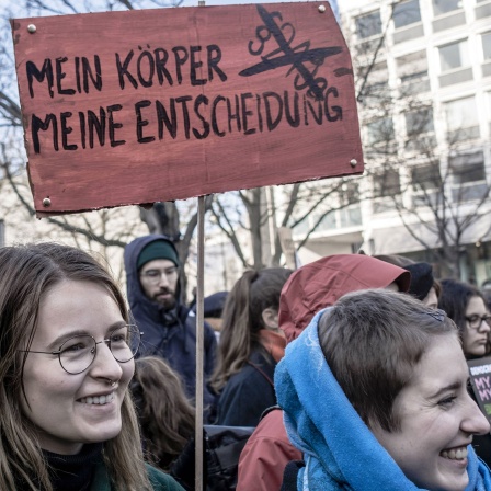 Mit dem dritten WOMEN S MARCH demonstrieren Frauen für mehr sexuelle Selbstbestimmung, gegen Diskriminierung unf für die Abschaffung des geschlechtsspezifischen Lohngefälles.