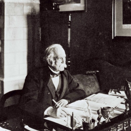 Theodor Fontane am Schreibtisch, ca. 1895