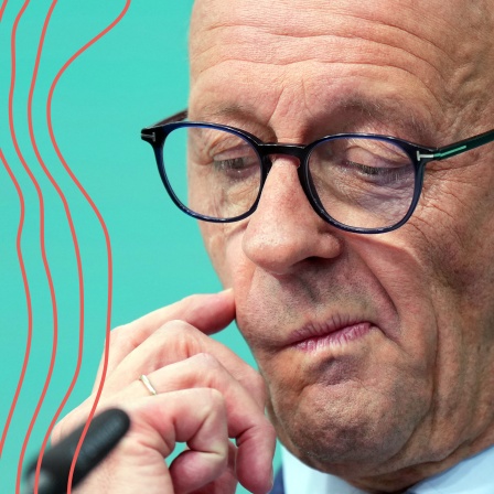 Friedrich Merz reagiert während einer Pressekonferenz nach der Sitzung des CDU-Vorstands.