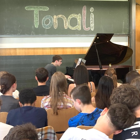 TONALi-Tour des Stuttgarter Kammerorchesters, Schulkonzert im Salier-Gymnasium