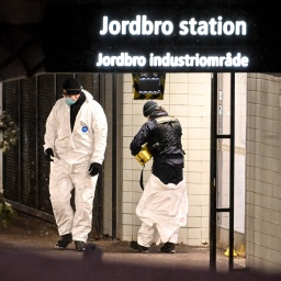 Polizeieinsatz nach einer Schießerei am Jordbro Bahnhof