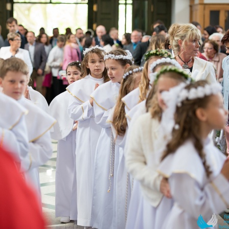 Erstkommunion in Polen. Im Mai feiern junge Christen ihren großen Tag, die Erstkommunion.