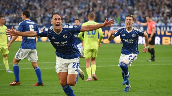 Sportschau Bundesliga - Mitreißende Schalker Feiern Auftaktsieg Gegen Hertha