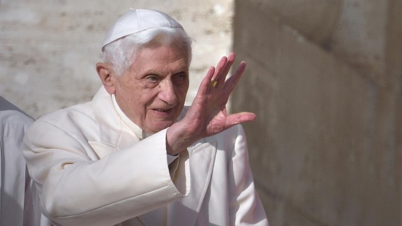 Ard Sondersendung - Papst Benedikt Xvi.