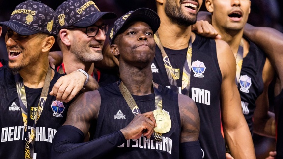 Sportschau - Dennis Schröder Feiert Geburtstag Mit Em-sieg