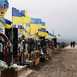 Ukraine, 25.4.2024: Soldatenfriedhof in Saporischschja (Bild: picture alliance / ZUMAPRESS.com | Andriy Andriyenko)