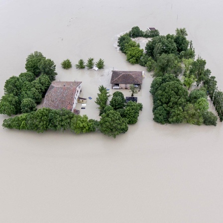 Überschwemmte Häuser in Budrio nähe Bologna.