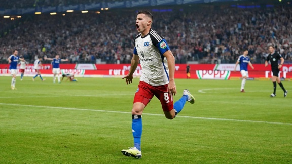 Sportschau Bundesliga - Hsv Schlägt Schalke Bei Mitreißendem Zweitliga-auftakt