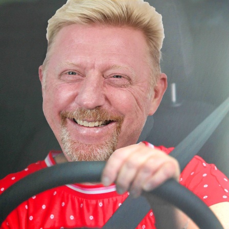 Boris Becker hinter Steuer im Auto