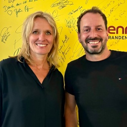 Beate Wagner und René Hausmann bei Antenne Brandenburg