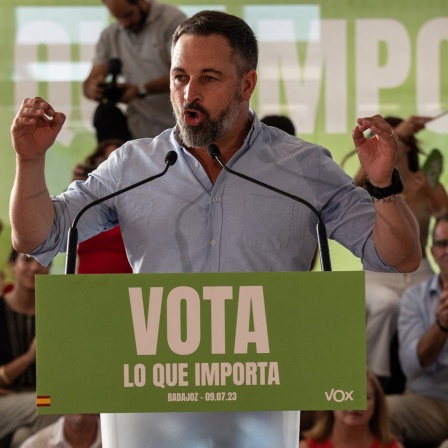 Santiago Abascal, Führer der VOX-Partei in Spanien, hält eine Wahlkampfrede 