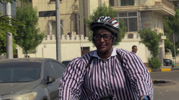 Weltspiegel - ägypten: Die Fahrrad-lady Aus Dem Sudan
