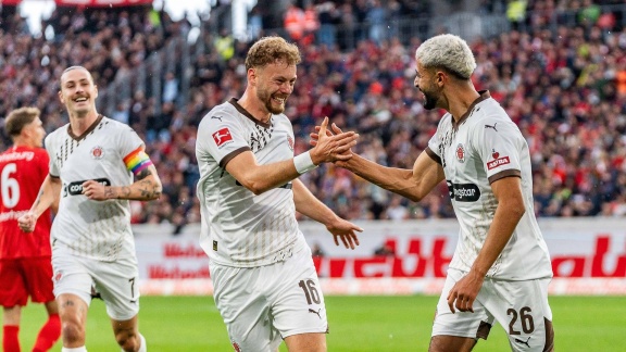 Sportschau Bundesliga - St. Pauli Feiert Nach Saad´schem Doppelpack In Freiburg