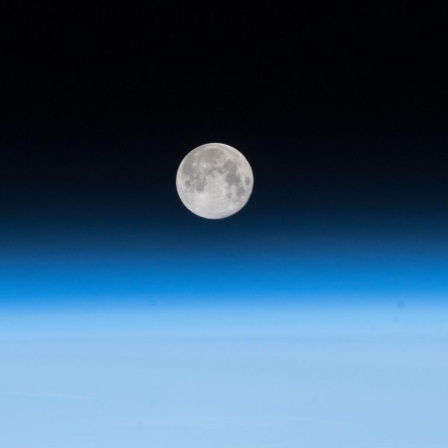 Ein Vollmond-Aufgang (hier fotografiert von der Besatzung der ISS) ist immer super – aber es gibt keinen „Supermond“. 
