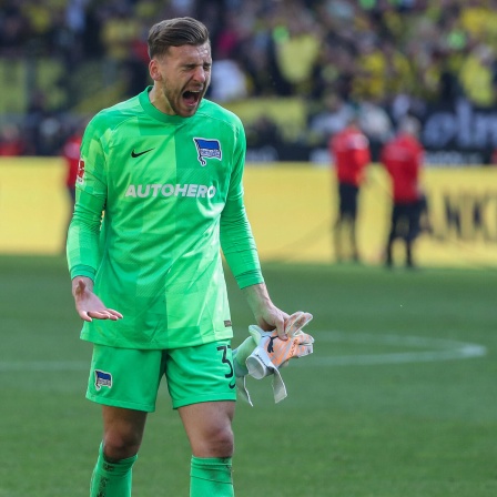 Hertha-Torhüter Marcel Lotka frustriert nach der Niederlage in Dortmund