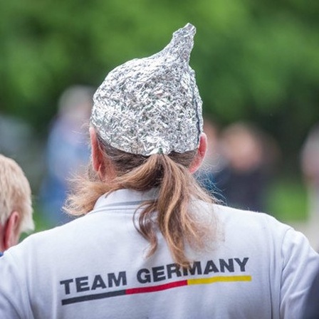 Demo Berlin Anti-Corona-Maßnahmen Aluhut