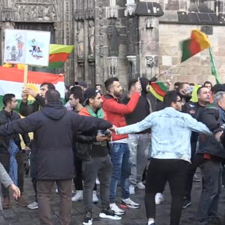 Kurden in Deutschland: Wie viel politisches Engagement ist erlaubt?