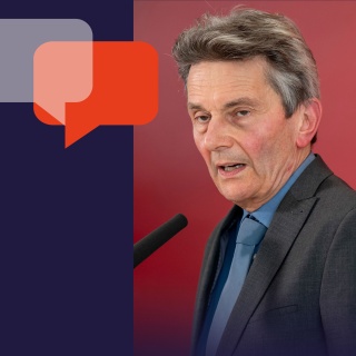 Rolf Mützenich, Vorsitzender der SPD-Bundestagsfraktion, spricht bei einem Pressestatement vor Beginn der Sitzung Bundestagsfraktion.