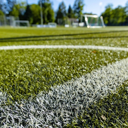 Kunstrasen-Fußballplatz