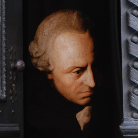 Bild von Immanuel Kant hinter einer Tür