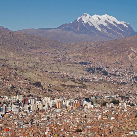 La Paz mit dem schneebedeckten Ilimani