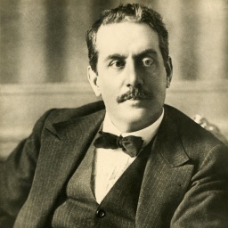 Der italienische Komponist Giacomo Puccini in einem Portrait.