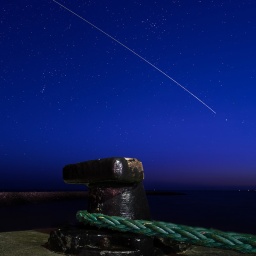 Die ISS fliegt über den Nachthimmel über Schlüttsiel.