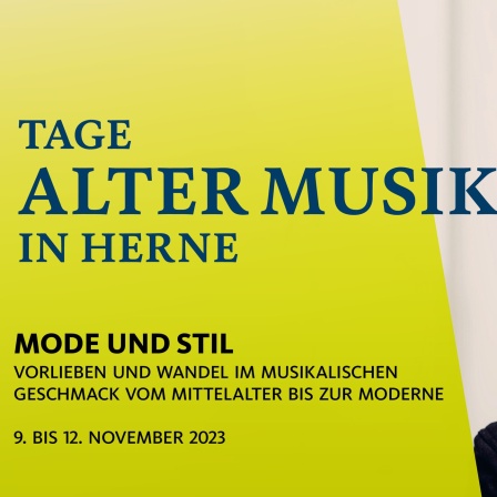 Der Dirigent, Cembalist, Organist Jörg Halubek schaut lächelnd in die Kamera