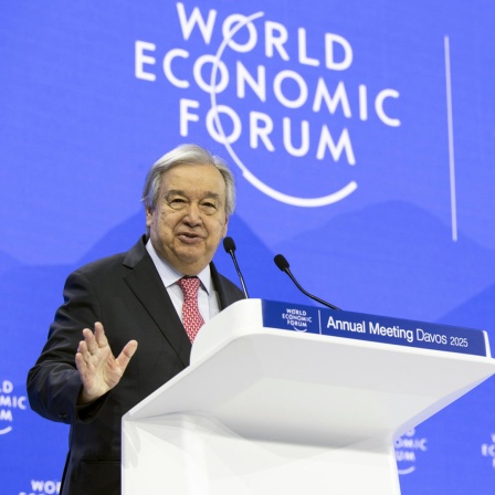 Der Generalsekretär der Vereinten Nationen, Antonio Guterres, spricht während einer Plenarsitzung in der Kongresshalle während der 55. Jahrestagung des Weltwirtschaftsforums (WEF) in Davos.