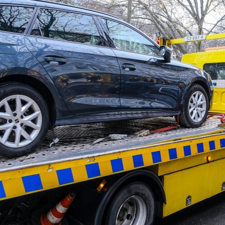 Ein Auto wird abgeschleppt