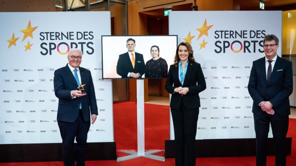 Mittagsmagazin - 'großer Stern Des Sports' In Gold 2021 Geht Nach Halle