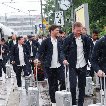 Fußball Nationalmannschaft reist auch mit dem Zug