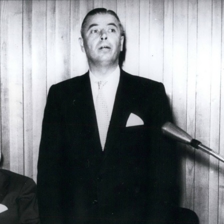 Saarlands Ministerpräsiden Franz-Josef Röder bei einer Rundfunkansprache im Juli 1959