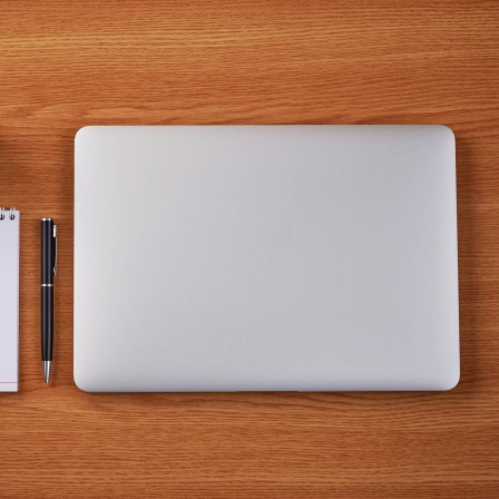 Laptop auf dem Schreibtisch