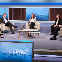 Die Runde bei ANNE WILL | Bild: NDR/Wolfgang Borrs