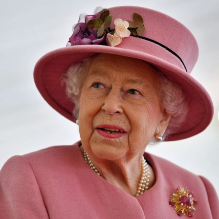 Ein Porträtbild von der britischen Königin Elizabeth II. in Südenglands Porton Down aufgenommen.